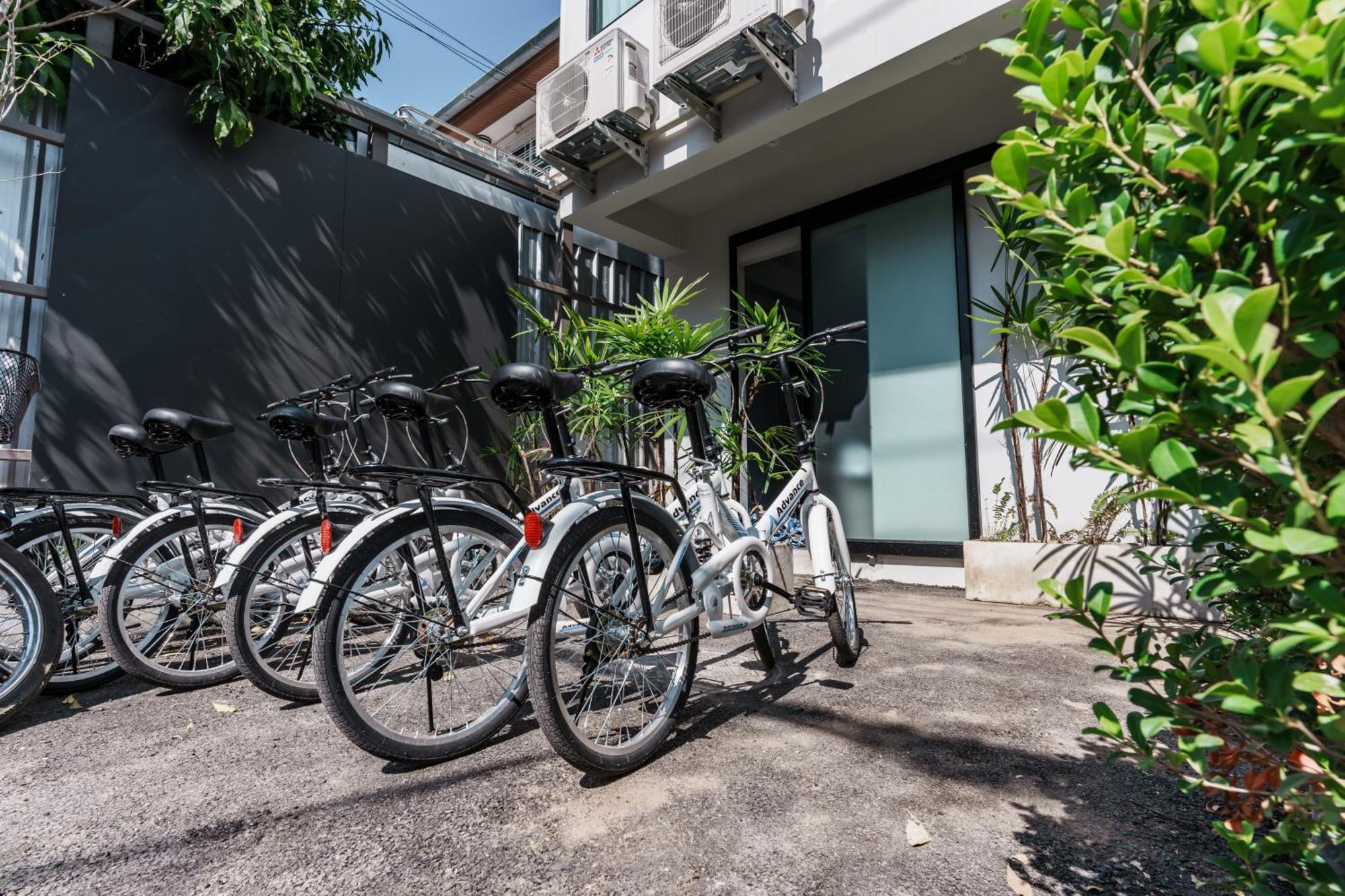Por Arak Hotel Chiang Mai Exterior foto